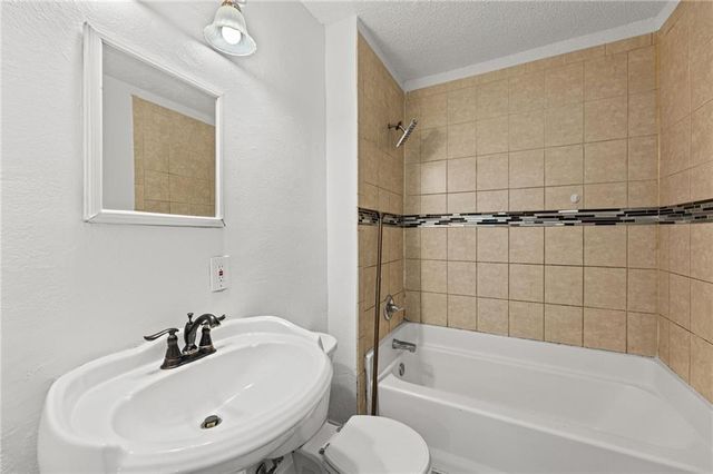1805 E 67th Street, Kansas City, MO 64132