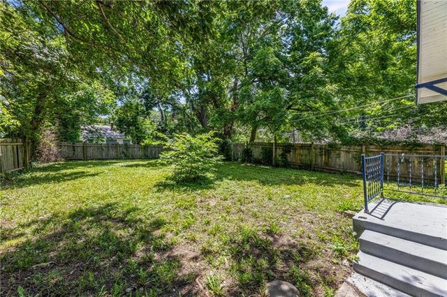 1805 E 67th Street, Kansas City, MO 64132
