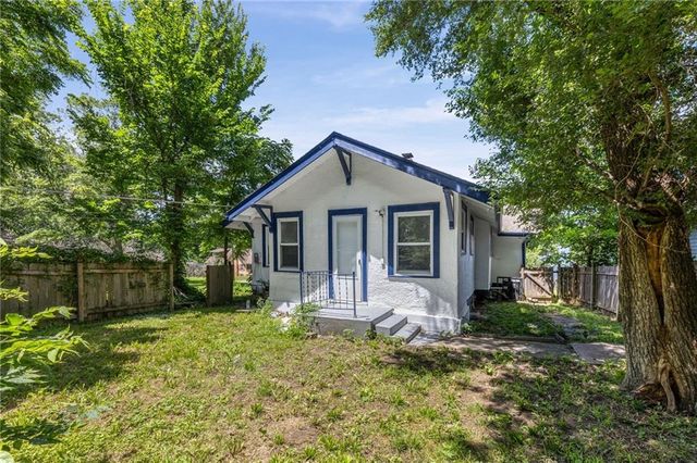 1805 E 67th Street, Kansas City, MO 64132