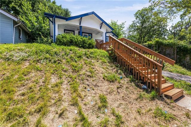 1805 E 67th Street, Kansas City, MO 64132