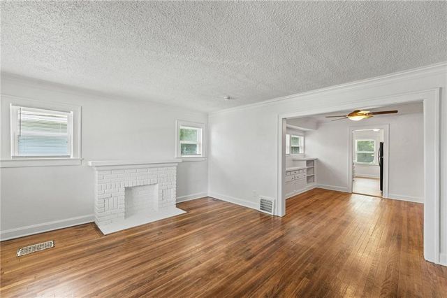 1805 E 67th Street, Kansas City, MO 64132