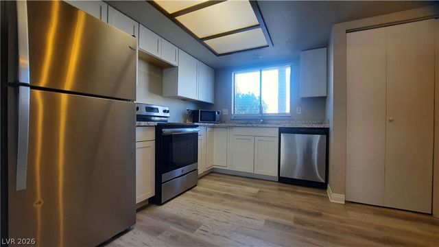1632 MARATHON Drive 12, Las Vegas, NV 89108