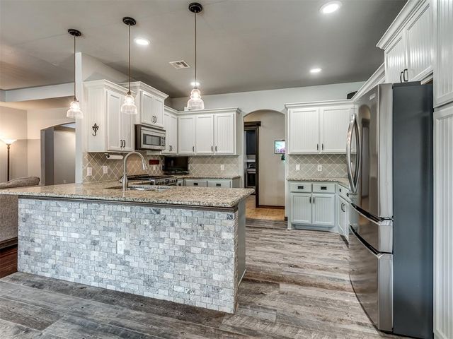 1275 Stone Ridge Drive, Edmond, OK 73034