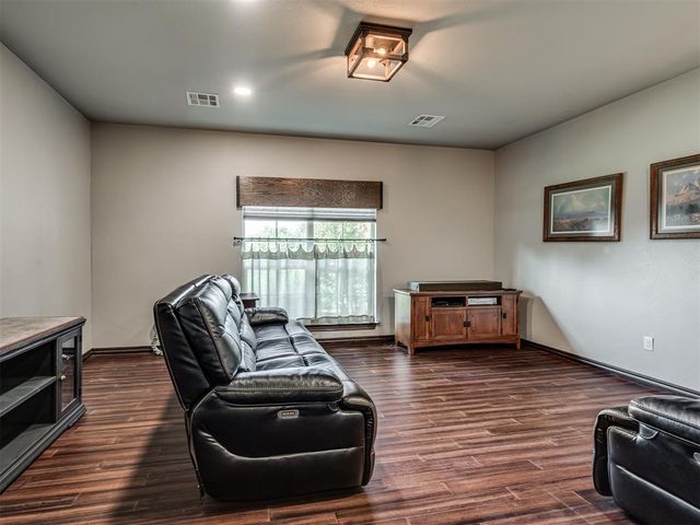 1275 Stone Ridge Drive, Edmond, OK 73034