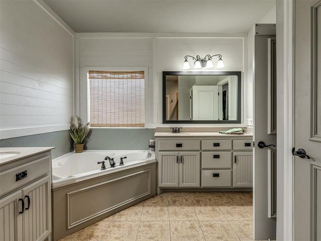 1275 Stone Ridge Drive, Edmond, OK 73034