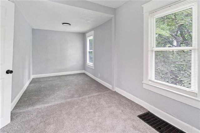 5822 Agnes Avenue, Kansas City, MO 64130