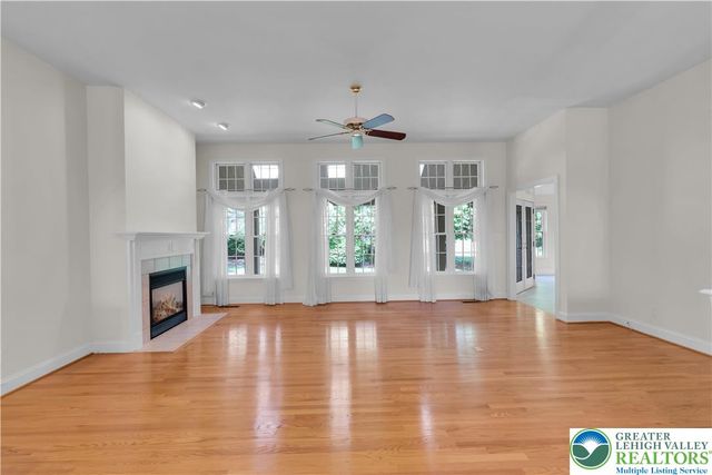 268 Jefferson Place, Lower Nazareth Twp, PA 18020