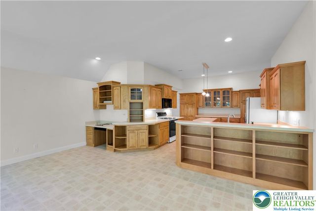 268 Jefferson Place, Lower Nazareth Twp, PA 18020
