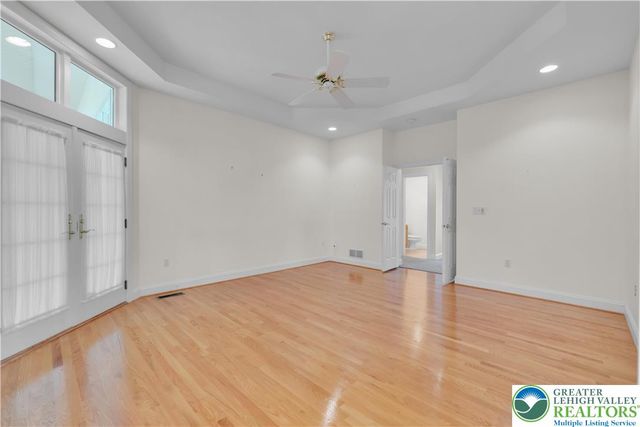 268 Jefferson Place, Lower Nazareth Twp, PA 18020