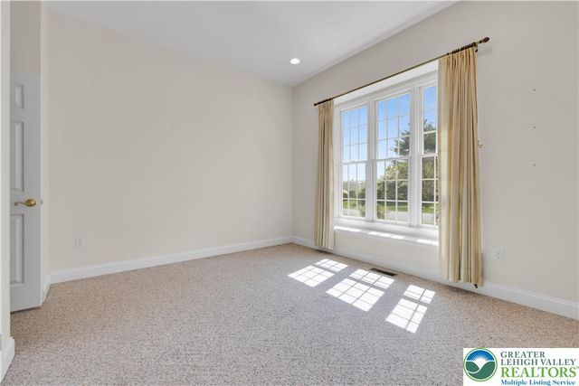 268 Jefferson Place, Lower Nazareth Twp, PA 18020