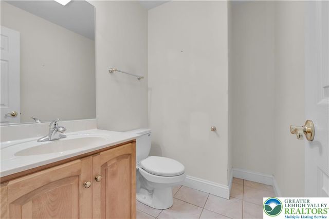 268 Jefferson Place, Lower Nazareth Twp, PA 18020