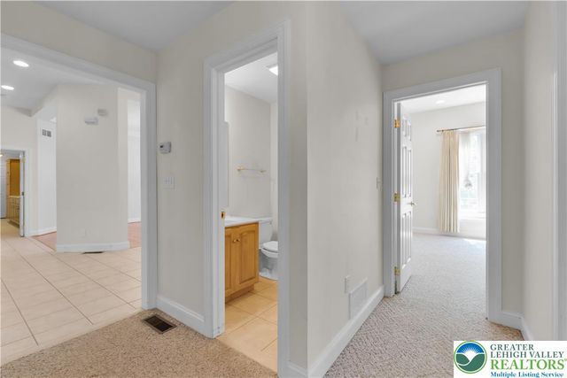 268 Jefferson Place, Lower Nazareth Twp, PA 18020