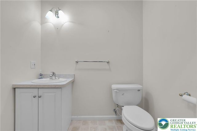 268 Jefferson Place, Lower Nazareth Twp, PA 18020