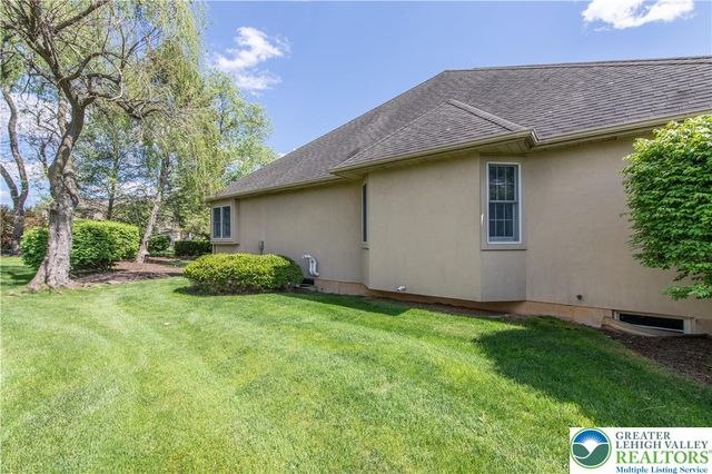 268 Jefferson Place, Lower Nazareth Twp, PA 18020