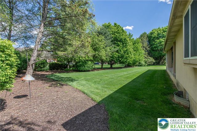 268 Jefferson Place, Lower Nazareth Twp, PA 18020