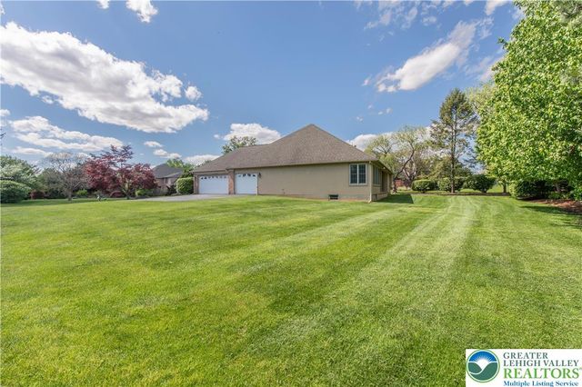 268 Jefferson Place, Lower Nazareth Twp, PA 18020