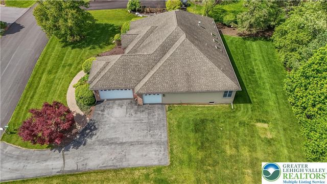 268 Jefferson Place, Lower Nazareth Twp, PA 18020