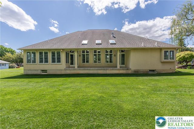 268 Jefferson Place, Lower Nazareth Twp, PA 18020