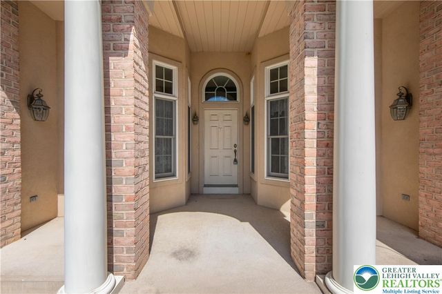 268 Jefferson Place, Lower Nazareth Twp, PA 18020