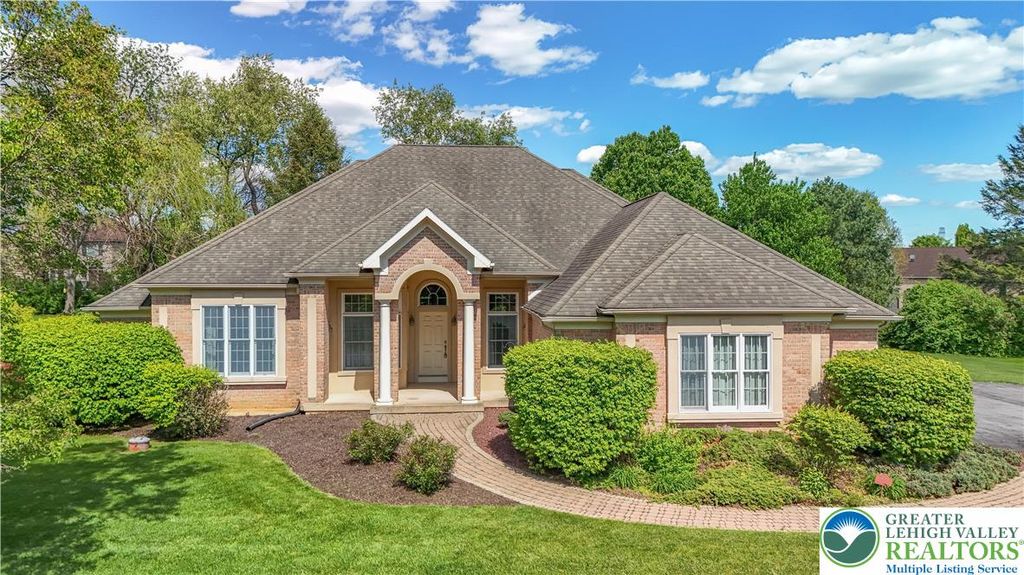268 Jefferson Place, Lower Nazareth Twp, PA 18020