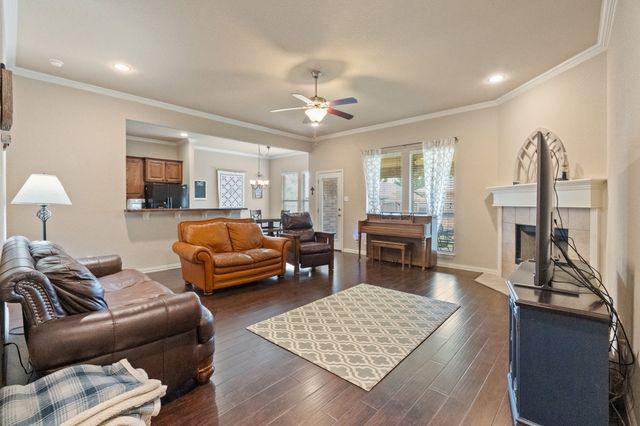 609 Jeffdale Drive, Burleson, TX 76028