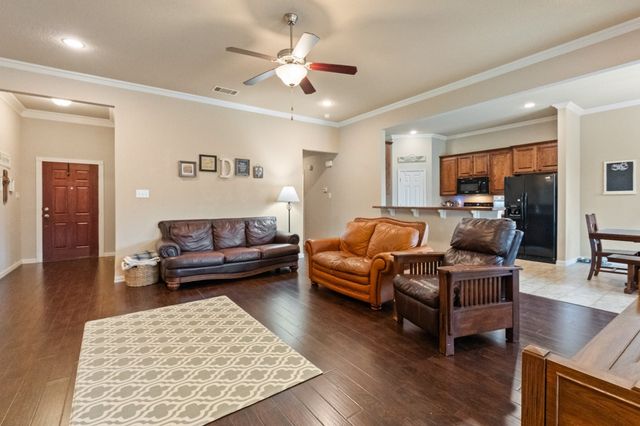 609 Jeffdale Drive, Burleson, TX 76028