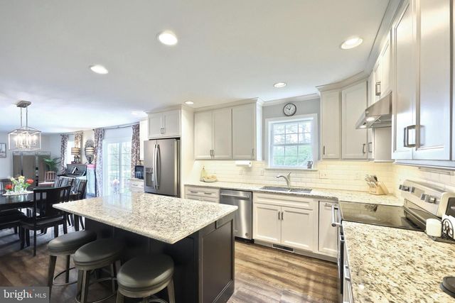 710 APPLE TREE LN, Mount Wolf, PA 17347