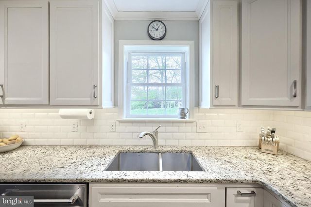 710 APPLE TREE LN, Mount Wolf, PA 17347