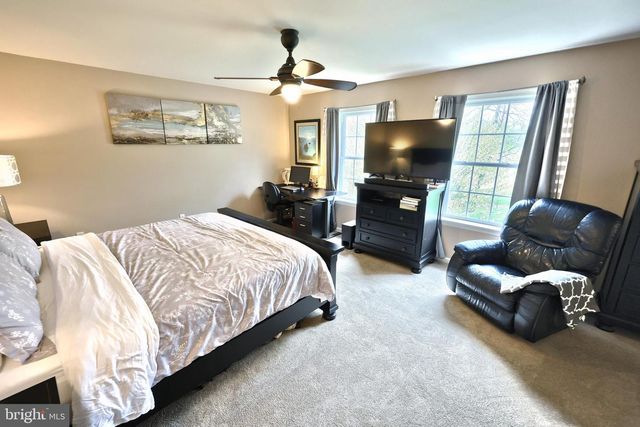 710 APPLE TREE LN, Mount Wolf, PA 17347