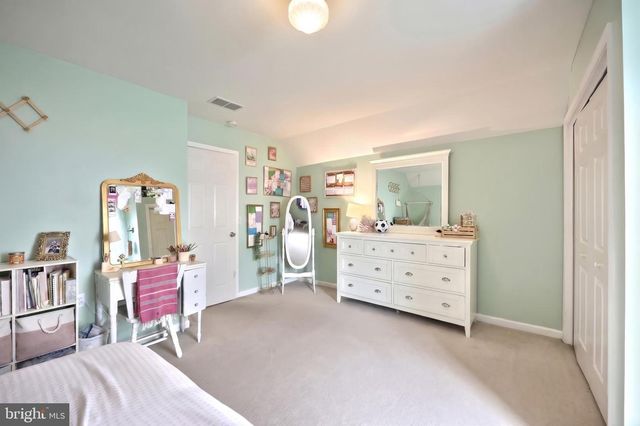 710 APPLE TREE LN, Mount Wolf, PA 17347