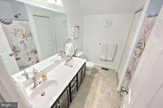 710 APPLE TREE LN, Mount Wolf, PA 17347