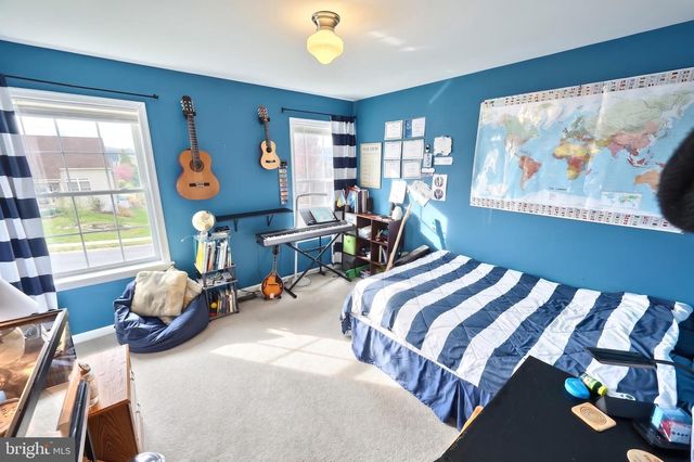 710 APPLE TREE LN, Mount Wolf, PA 17347