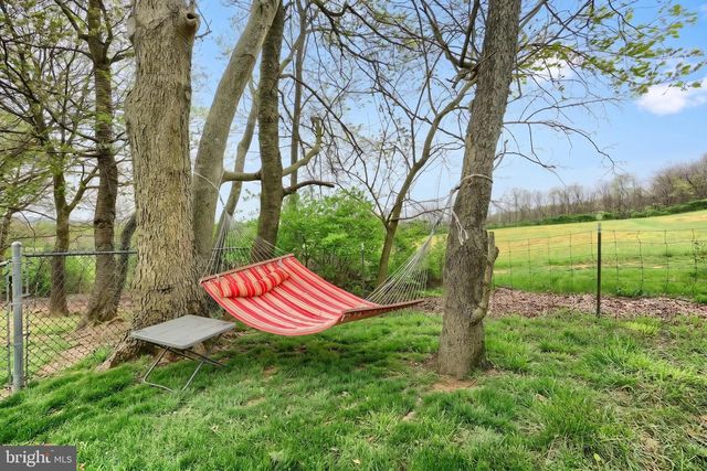 710 APPLE TREE LN, Mount Wolf, PA 17347