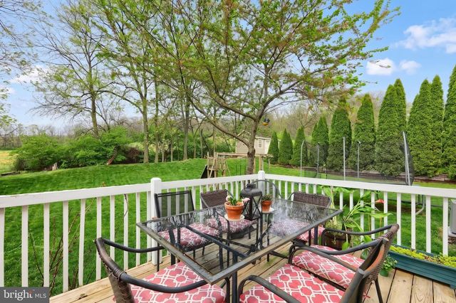 710 APPLE TREE LN, Mount Wolf, PA 17347