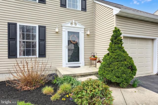 710 APPLE TREE LN, Mount Wolf, PA 17347