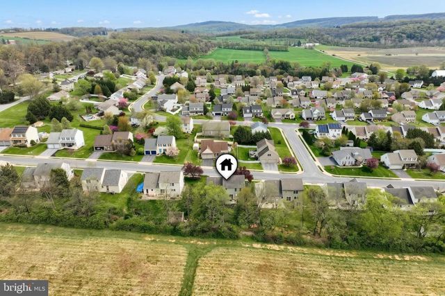 710 APPLE TREE LN, Mount Wolf, PA 17347
