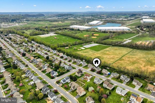 710 APPLE TREE LN, Mount Wolf, PA 17347