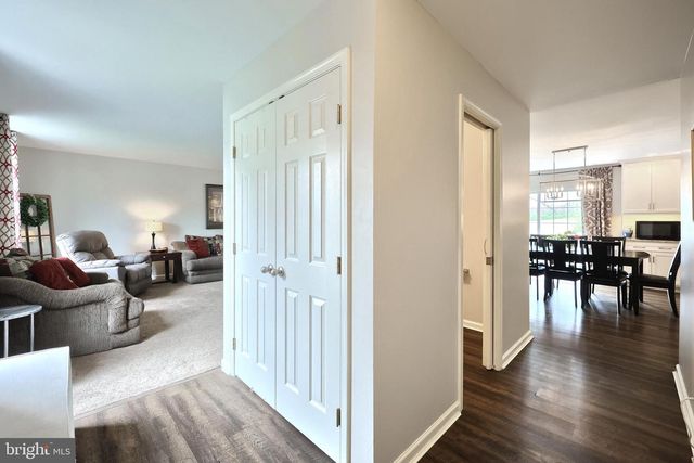 710 APPLE TREE LN, Mount Wolf, PA 17347