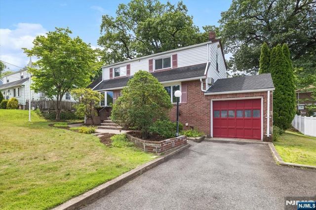 346 E Woodland Road, New Milford, NJ 07646