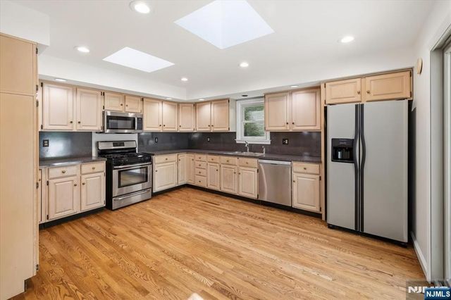 346 E Woodland Road, New Milford, NJ 07646
