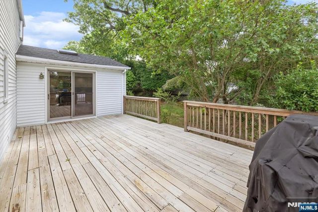 346 E Woodland Road, New Milford, NJ 07646
