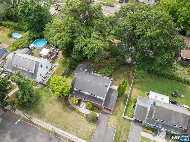 346 E Woodland Road, New Milford, NJ 07646