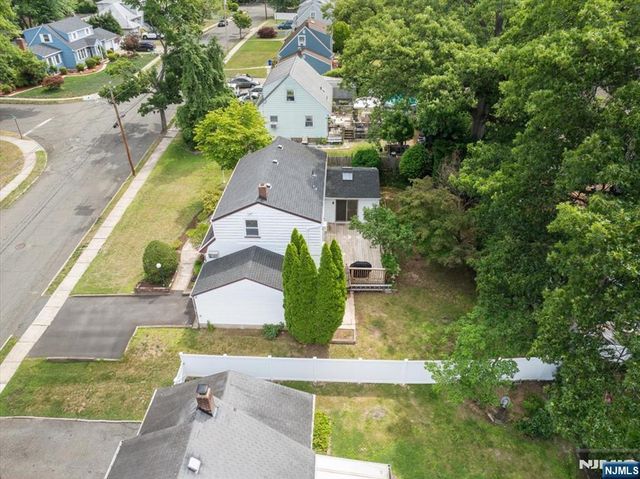 346 E Woodland Road, New Milford, NJ 07646