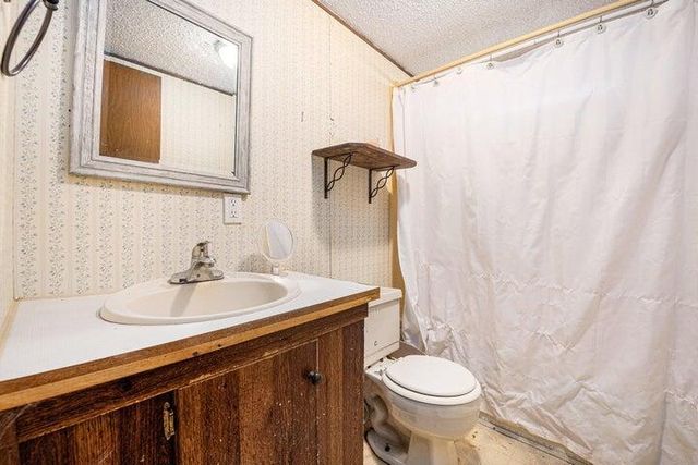 200 Sings Lane, Holly Hill, SC 29059