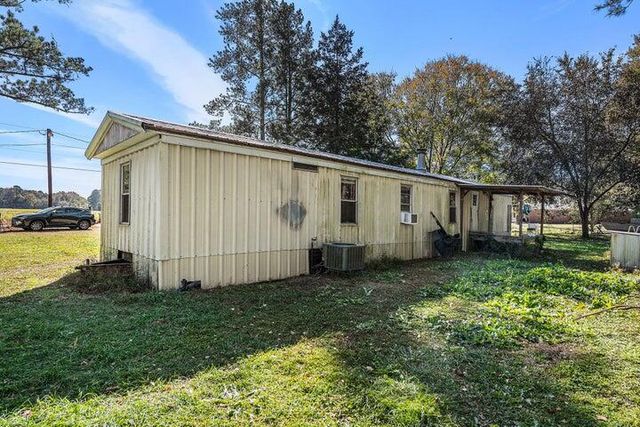 200 Sings Lane, Holly Hill, SC 29059