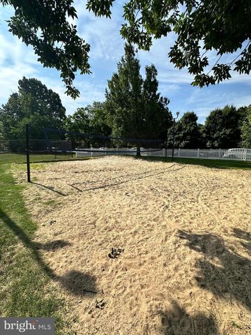 3304 GUNSTON RD, Alexandria, VA 22302