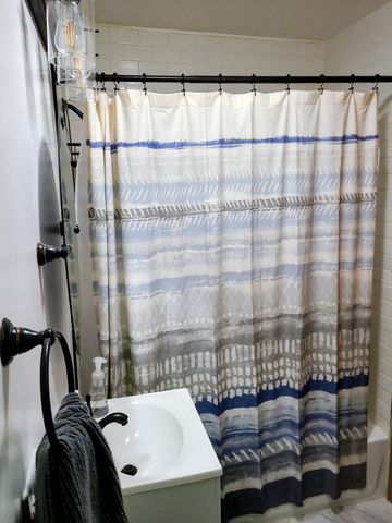 764 Timberline Pkwy, Valparaiso, IN 46385