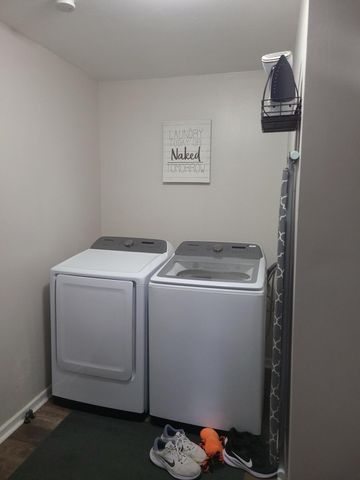 764 Timberline Pkwy, Valparaiso, IN 46385