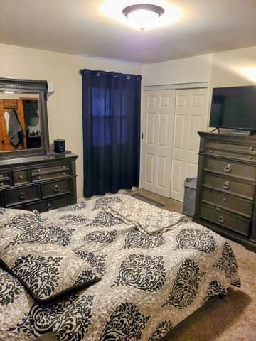 764 Timberline Pkwy, Valparaiso, IN 46385