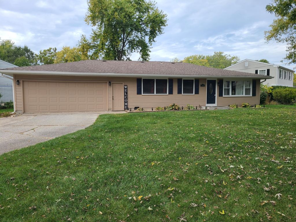 764 Timberline Pkwy, Valparaiso, IN 46385